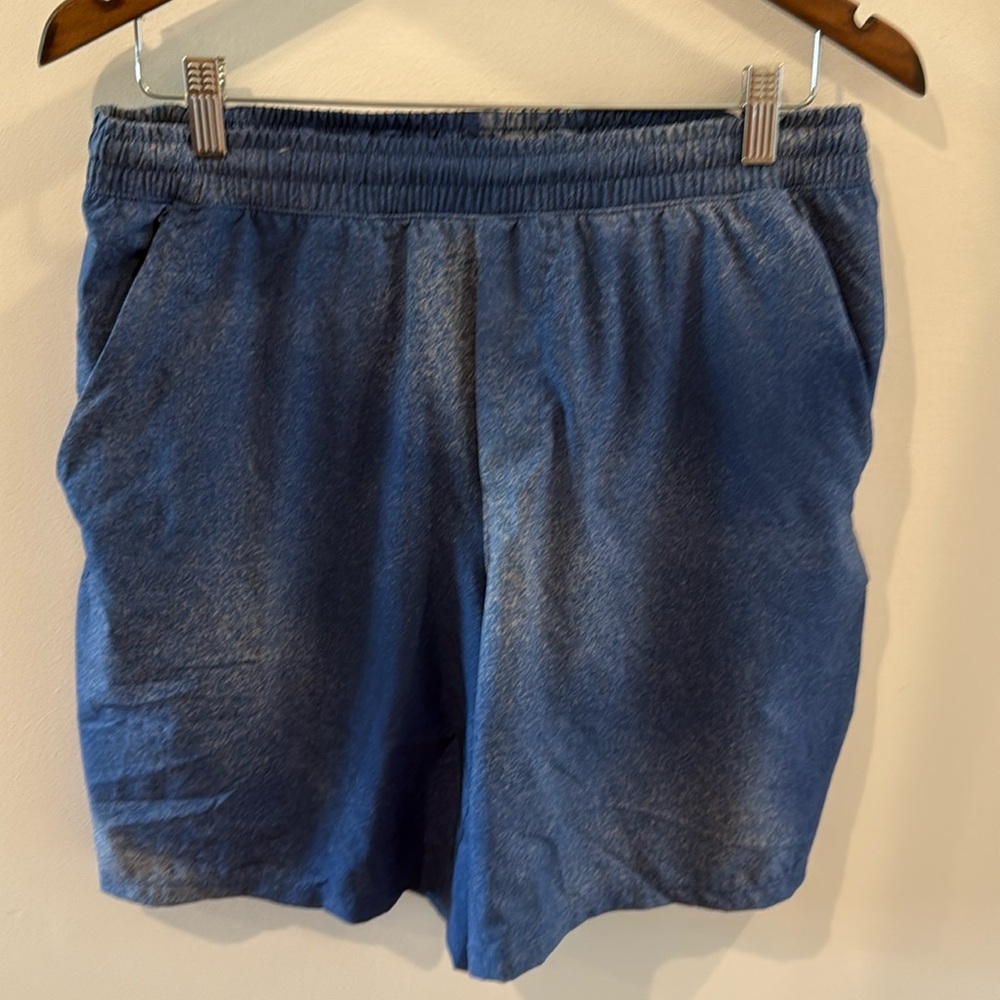 Lululemon shorts size L